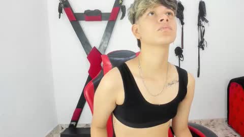 Lily and Lina online show from 11-26-25, 12:06