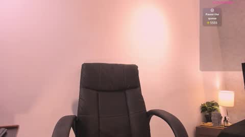 lily_cash1 online show from 09-17-25, 07:04