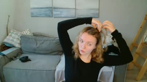 Lily dollyx online show from 12-02-25, 11:26