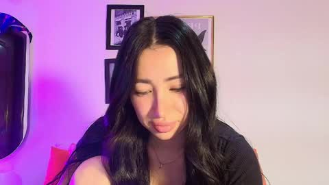 Snapshot of lily_evans_ chatting on 05-21-26, 09:22 just lily online show from 05-21-26, 09:22
