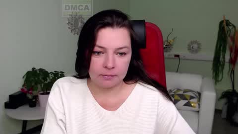 Lily online show from 10-16-25, 06:03