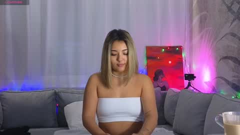 Snapshot of lily_foster_ chatting on 12-15-24, 02:16 Lily online show from 12-15-24, 02:16