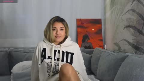 Snapshot of lily_foster_ chatting on 12-26-24, 04:47 Lily online show from 12-26-24, 04:47