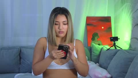 Snapshot of lily_foster_ chatting on 01-19-25, 02:38 Lily online show from 01-19-25, 02:38