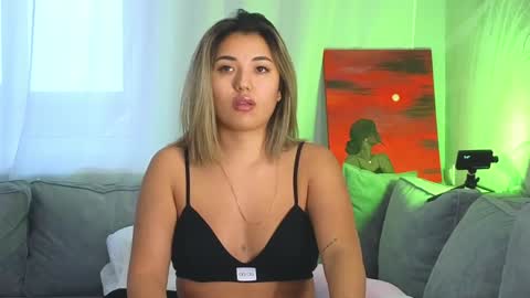 Snapshot of lily_foster_ chatting on 01-22-25, 05:59 Lily online show from 01-22-25, 05:59