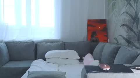 Snapshot of lily_foster_ chatting on 02-15-25, 07:49 Lily online show from 02-15-25, 07:49