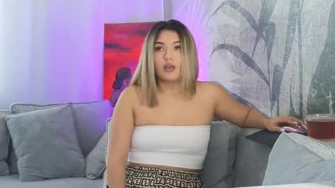 Snapshot of lily_foster_ chatting on 02-27-25, 10:48 Lily online show from 02-27-25, 10:48