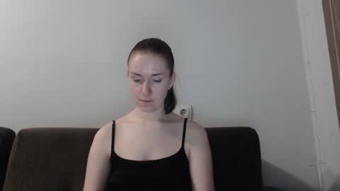 Snapshot of lily_love_x chatting on 10-21-25, 12:44 lily_love_x online show from 10-21-25, 12:44