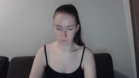 Snapshot of lily_love_x chatting on 10-26-25, 04:18 lily_love_x online show from 10-26-25, 04:18