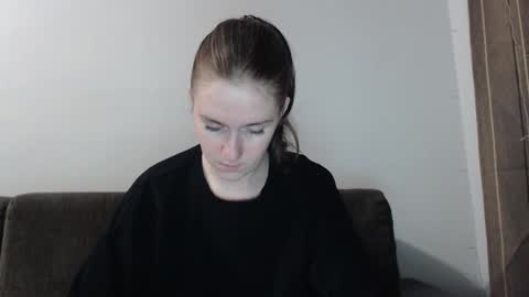 lily_love_x online show from 12-17-25, 02:17