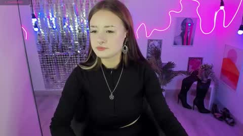 Lily online show from 03-07-25, 07:41