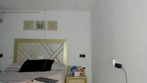 lily_noir_ online show from 04-02-26, 01:53