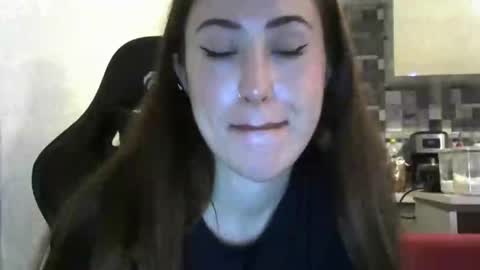 Snapshot of lily_rose22 chatting on 10-21-25, 03:24 lily_rose22 online show from 10-21-25, 03:24