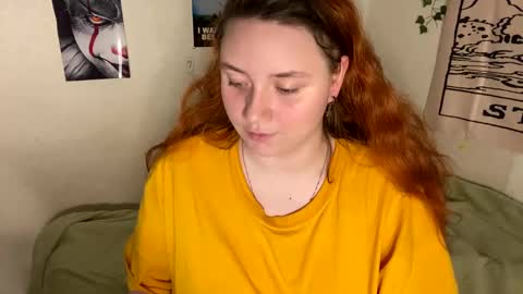 Snapshot of lily_shamy chatting on 12-17-24, 04:00 Alice online show from 12-17-24, 04:00