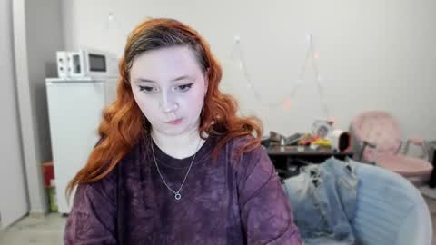 Snapshot of lily_shamy chatting on 12-17-24, 11:27 Alice online show from 12-17-24, 11:27