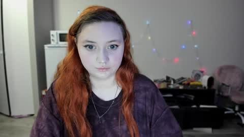 Snapshot of lily_shamy chatting on 12-18-24, 06:35 Alice online show from 12-18-24, 06:35