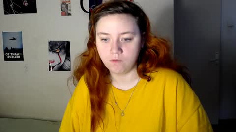 Snapshot of lily_shamy chatting on 12-25-24, 11:43 Alice online show from 12-25-24, 11:43