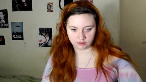 Snapshot of lily_shamy chatting on 12-25-24, 02:45 Alice online show from 12-25-24, 02:45