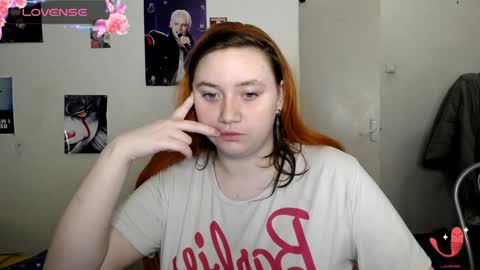 Snapshot of lily_shamy chatting on 01-14-25, 08:15 Alice online show from 01-14-25, 08:15