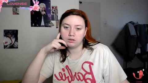 Snapshot of lily_shamy chatting on 01-18-25, 02:02 Alice online show from 01-18-25, 02:02