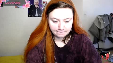 Snapshot of lily_shamy chatting on 01-22-25, 11:12 Alice online show from 01-22-25, 11:12