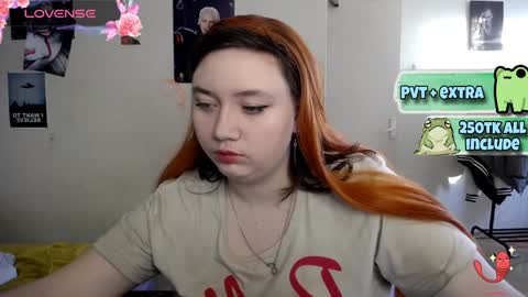 Snapshot of lily_shamy chatting on 02-07-25, 01:11 Alice online show from 02-07-25, 01:11