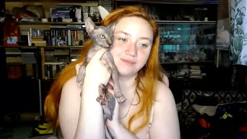 Snapshot of lily_shamy chatting on 09-20-25, 01:34 Alice online show from 09-20-25, 01:34