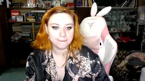 Snapshot of lily_shamy chatting on 10-17-25, 08:55 Alice online show from 10-17-25, 08:55