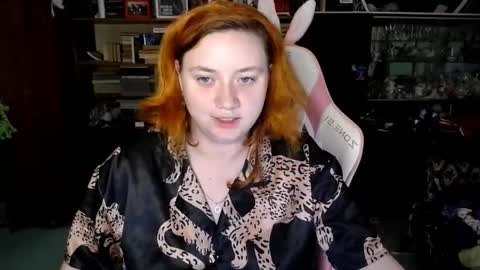 Snapshot of lily_shamy chatting on 11-01-25, 06:32 Alice online show from 11-01-25, 06:32