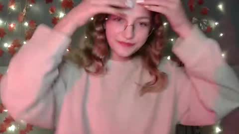 Snapshot of lily_tayberry chatting on 10-15-25, 12:27 small lily online show from 10-15-25, 12:27