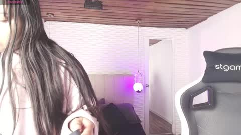lily_waist online show from 11-07-25, 11:10