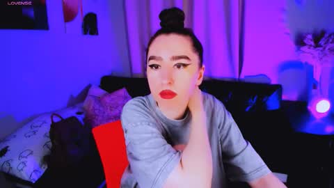 LILY online show from 09-11-25, 08:25