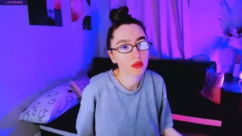 LILY online show from 11-12-25, 09:32