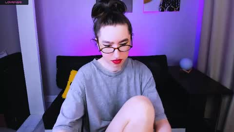 Snapshot of lily_xbaby chatting on 05-16-26, 12:15 LILY online show from 05-16-26, 12:15