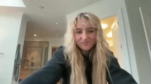 lilybrown07 online show from 02-20-26, 07:58