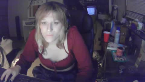 Snapshot of lilybvixen chatting on 10-06-25, 05:16 lilybvixen online show from 10-06-25, 05:16