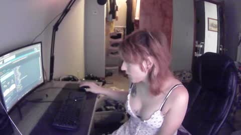 Snapshot of lilybvixen chatting on 10-16-25, 01:34 lilybvixen online show from 10-16-25, 01:34