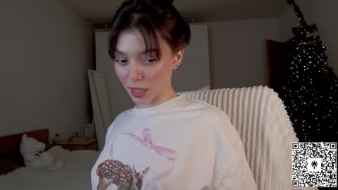 Lily   online show from 12-23-24, 05:22