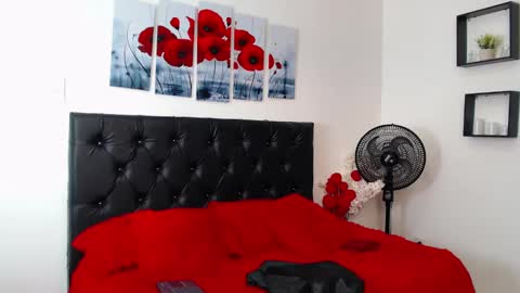 lilyfox23 online show from 12-09-24, 03:11