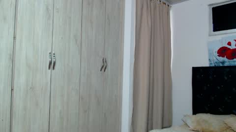 lilyfox23 online show from 04-25-26, 01:52