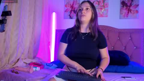 Lily online show from 10-28-25, 04:38