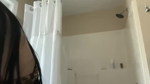 Snapshot of lilygracexoxo chatting on 05-20-26, 12:06 Lily Grace online show from 05-20-26, 12:06
