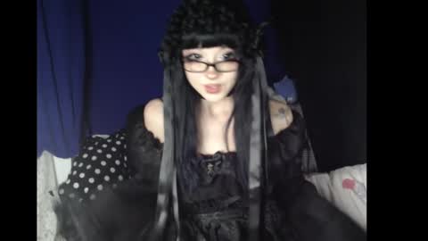 Snapshot of lilyimp chatting on 09-27-25, 08:47 LUka online show from 09-27-25, 08:47