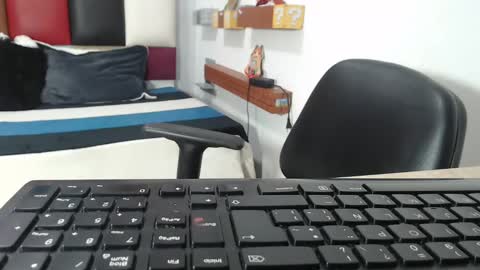 lilyjamesx online show from 01-11-25, 09:15