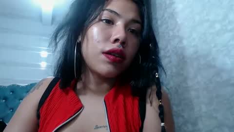 lilyjamesx online show from 03-03-25, 08:00