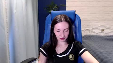 Lily online show from 04-14-26, 07:36