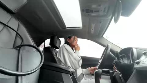 lilypowpow online show from 03-24-26, 08:25