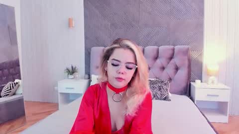 Snapshot of lilyrabbit chatting on 09-12-25, 05:18 Rose online show from 09-12-25, 05:18