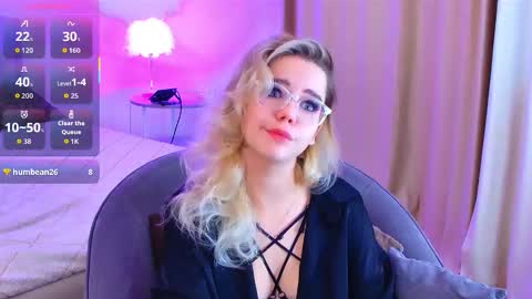 Snapshot of lilyrabbit chatting on 09-26-25, 05:33 Rose online show from 09-26-25, 05:33