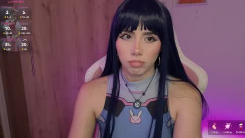 Snapshot of lilyrouse_ chatting on 05-09-26, 04:06 lily help me to collect more cosplay online show from 05-09-26, 04:06